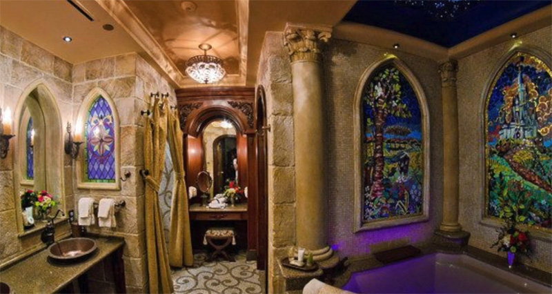 Bathroom in Cinderella's Castle Suite
