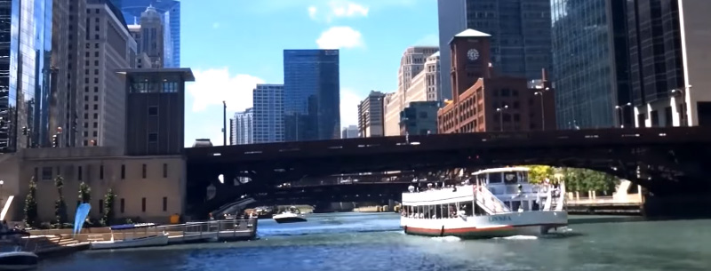 Chicago River cruise