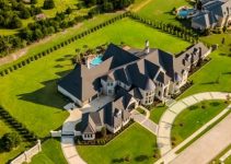 10 Of The Most Amazing and Biggest Houses In The World