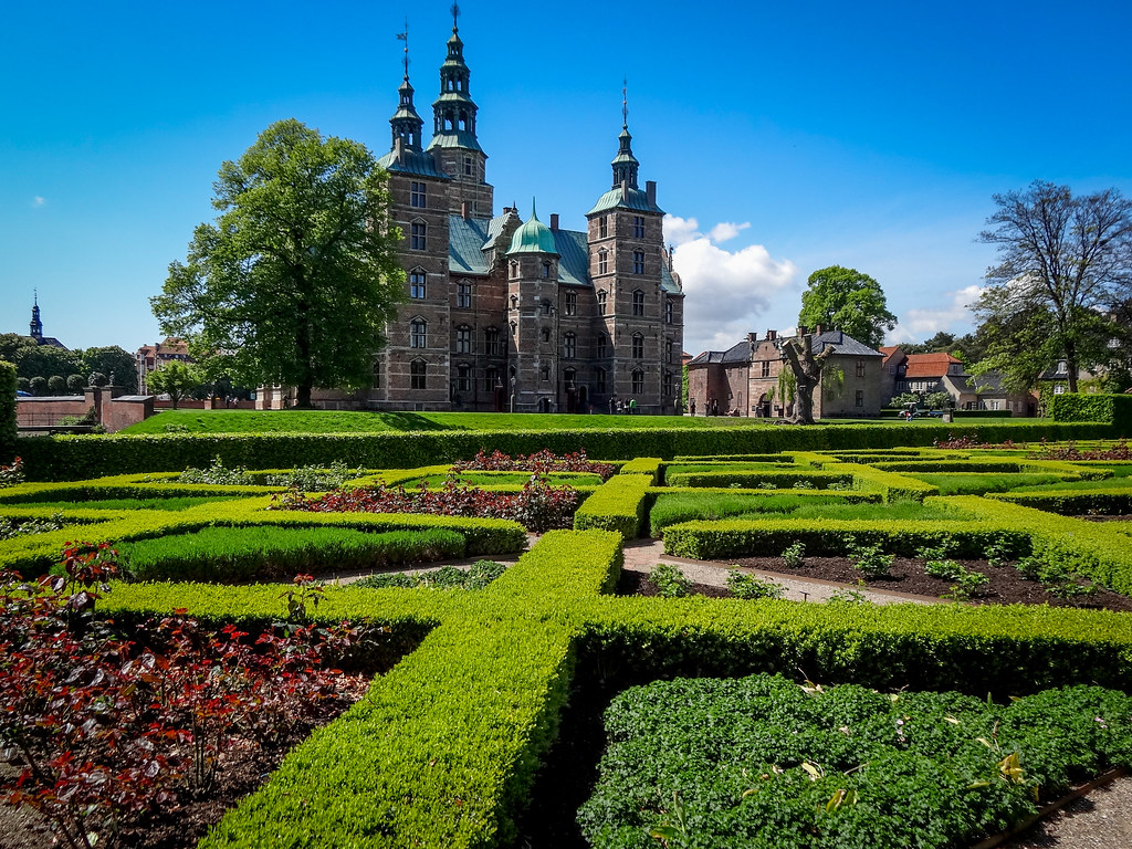 Copenhagen rosenborg castle gardens