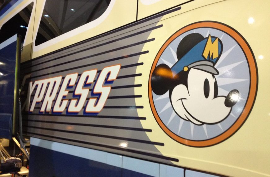 Walt Disney World magical express bus