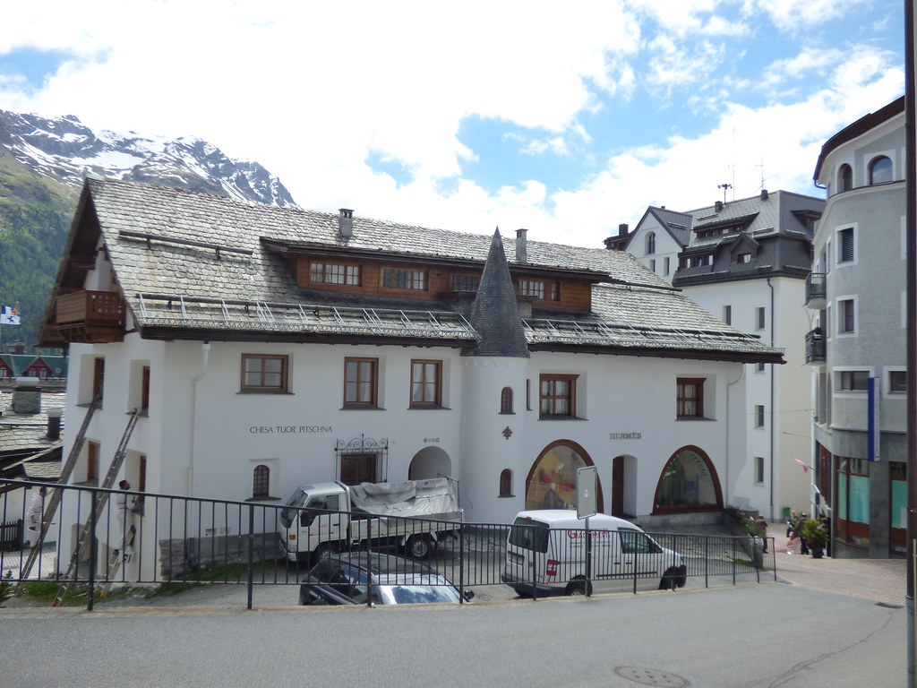 Via Veglia, St Moritz - Chesa Tuor Pitschna