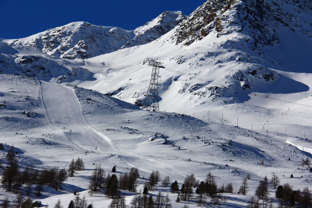 Pista de ski - Trem Bernina Express (Tirano - St. Moritz)- Suica (8746328204)